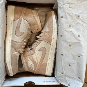 Jordan AJ1 Mid SE (Women's) Sneakers